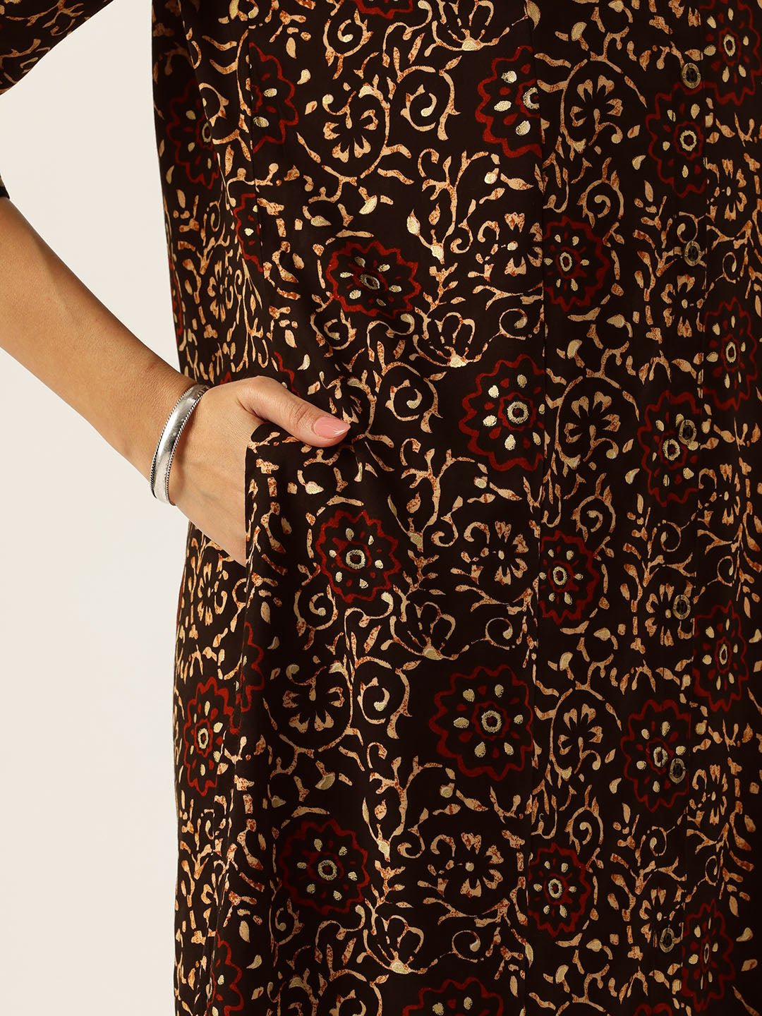 Black Floral Printed Mandarin Collar Straight Kurta - Image 3