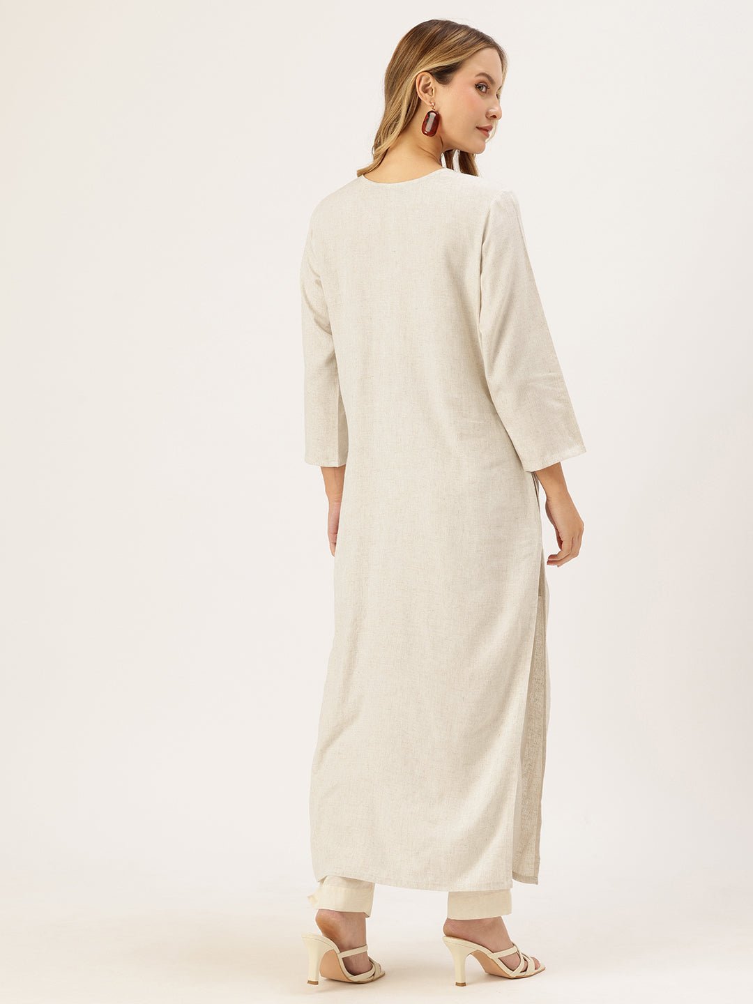 Beige Floral Embroidered Kurta - Image 4
